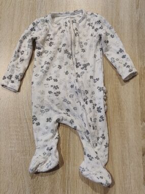 Angel Dear White Footed One-Piece with Gray Floral Print Size Newborn